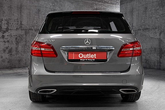 Mercedes-Benz B220 3 of 5