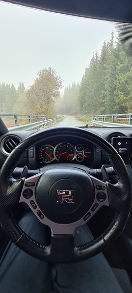 Nissan GT-R 5 of 5