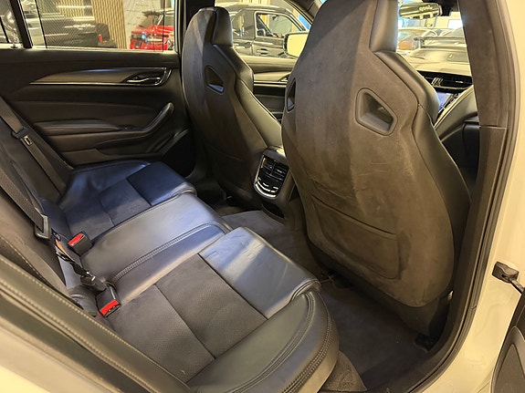 Cadillac CTS-V 22 of 30