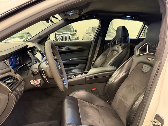 Cadillac CTS-V 16 of 30