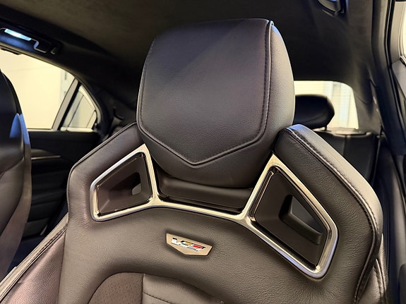 Cadillac CTS-V 17 of 30