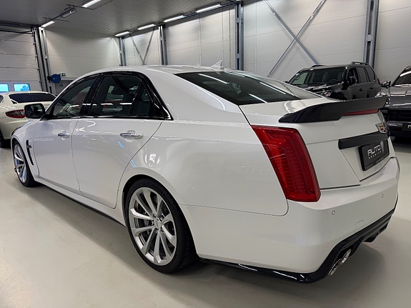 Cadillac CTS-V 5 of 5