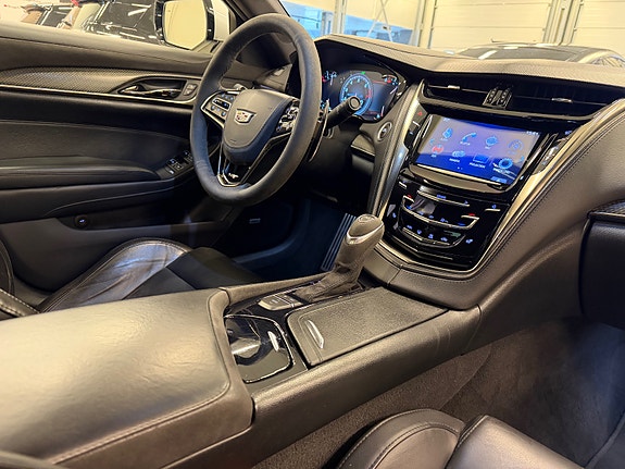 Cadillac CTS-V 26 of 30