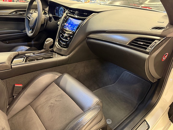 Cadillac CTS-V 24 of 30