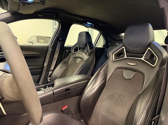 Cadillac CTS-V 15 of 30