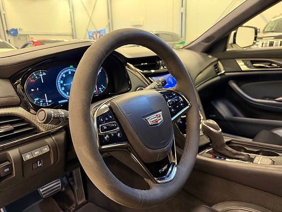 Cadillac CTS-V 18 of 30