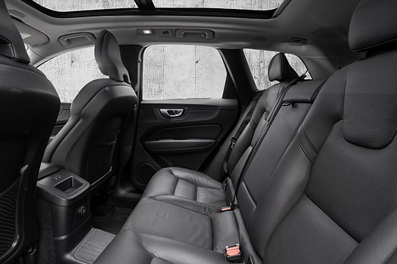 Volvo XC60 15 of 30