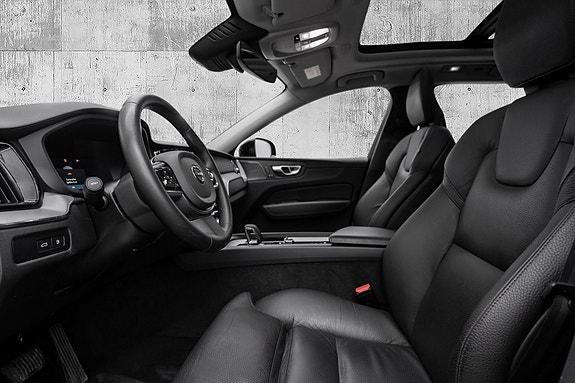 Volvo XC60 12 of 30