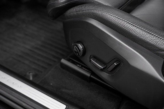 Volvo XC60 14 of 30