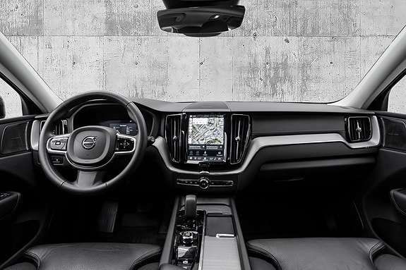 Volvo XC60 16 of 30