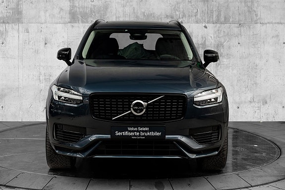 Volvo XC90 3 of 27
