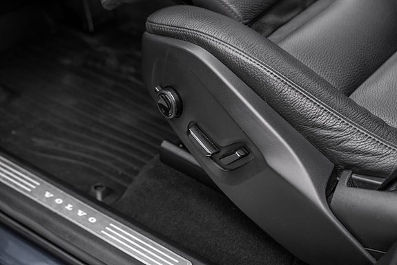 Volvo XC90 12 of 27