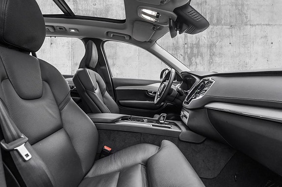 Volvo XC90 21 of 27