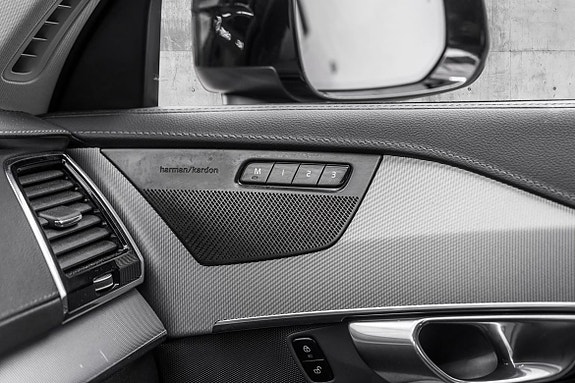Volvo XC90 20 of 27