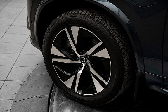 Volvo XC90 9 of 27