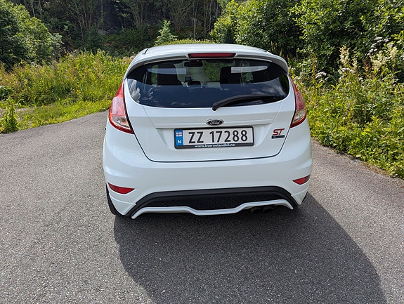 Ford Fiesta 5 of 5