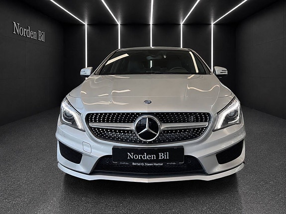 Mercedes-Benz CLA180 3 of 5