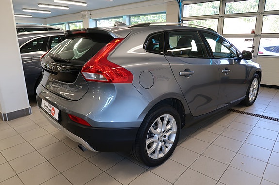 Volvo V40 Cross Country 9 of 30