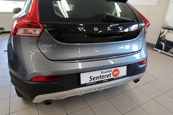 Volvo V40 Cross Country 18 of 30