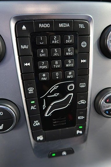 Volvo V40 Cross Country 27 of 30