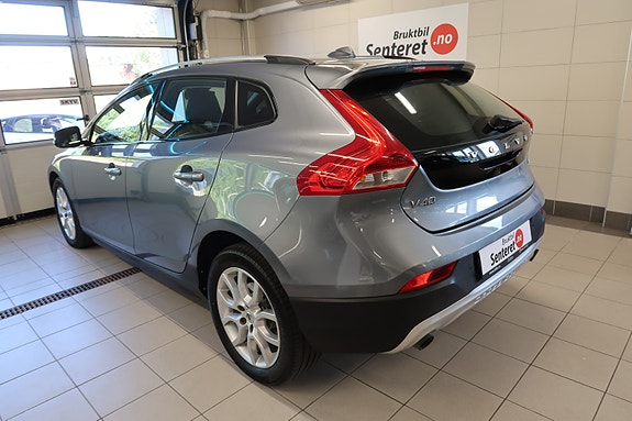 Volvo V40 Cross Country 7 of 30