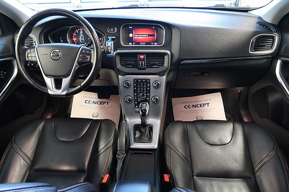 Volvo V40 Cross Country 22 of 30