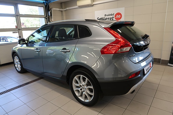 Volvo V40 Cross Country 6 of 30