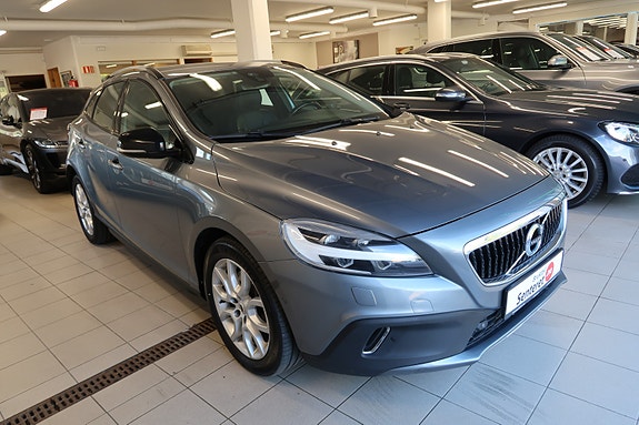 Volvo V40 Cross Country 12 of 30
