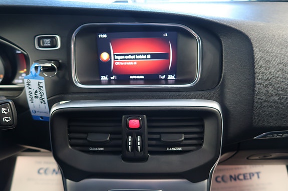 Volvo V40 Cross Country 26 of 30