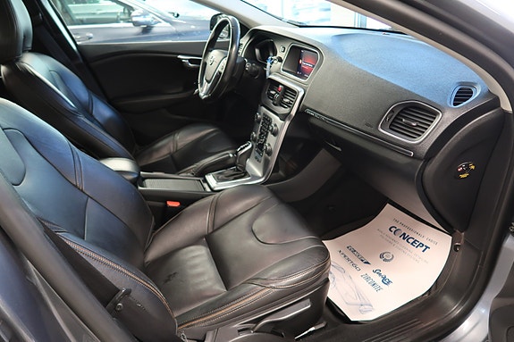 Volvo V40 Cross Country 23 of 30