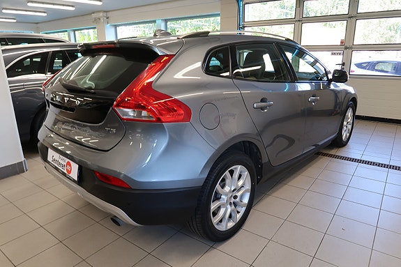 Volvo V40 Cross Country 8 of 30