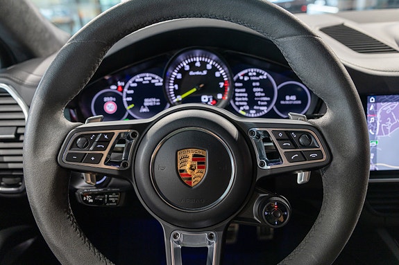 Porsche Cayenne Coupe 22 of 30