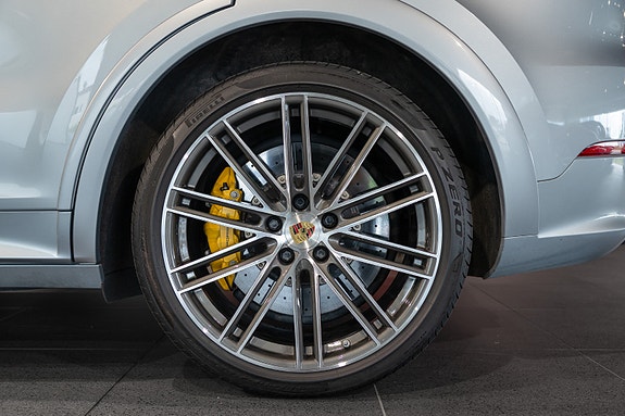 Porsche Cayenne Coupe 12 of 30