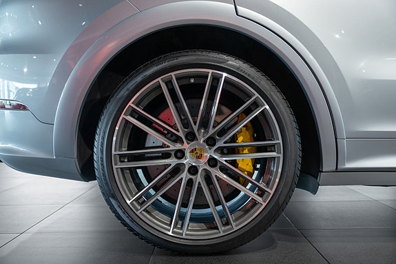 Porsche Cayenne Coupe 13 of 30