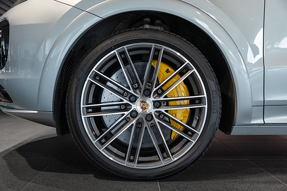 Porsche Cayenne Coupe 11 of 30