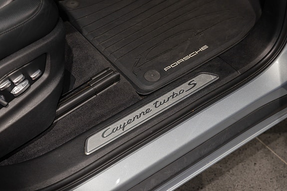 Porsche Cayenne Coupe 18 of 30