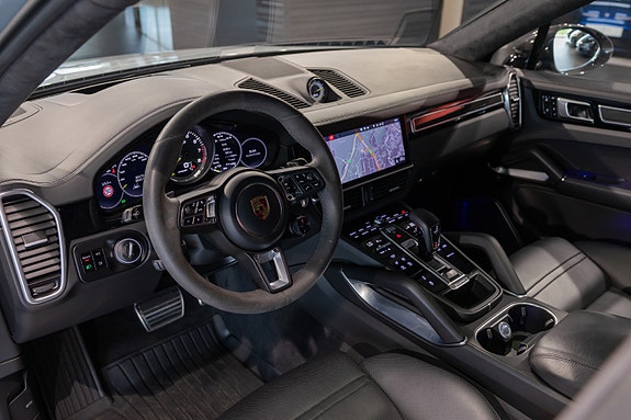 Porsche Cayenne Coupe 19 of 30