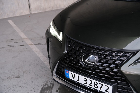 Lexus UX250h 2 of 18