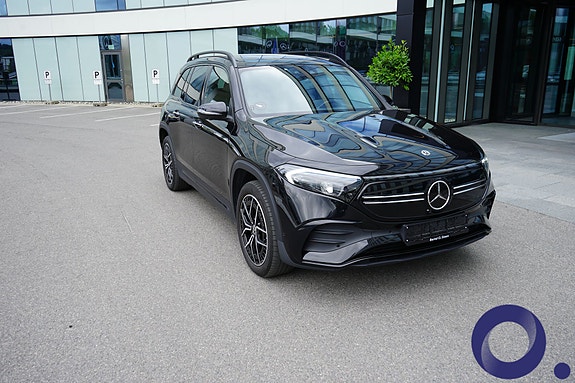 Mercedes-Benz EQB300 4 of 5