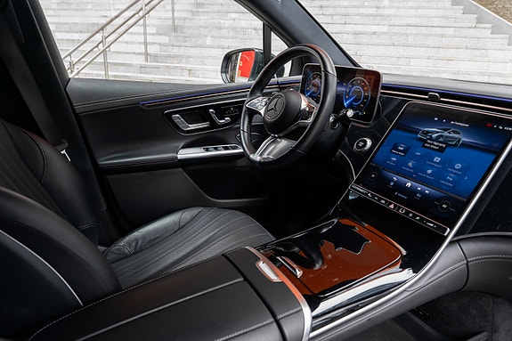 Mercedes-Benz EQE SUV 15 of 30