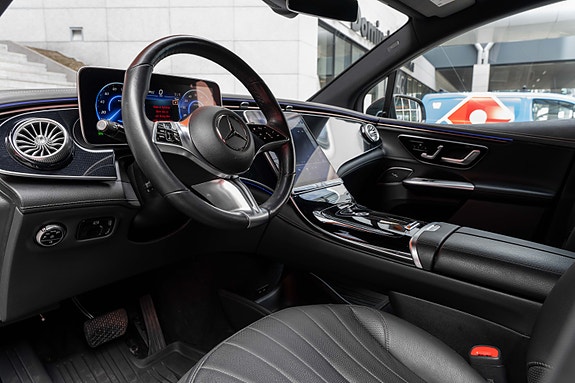Mercedes-Benz EQE SUV 5 of 5