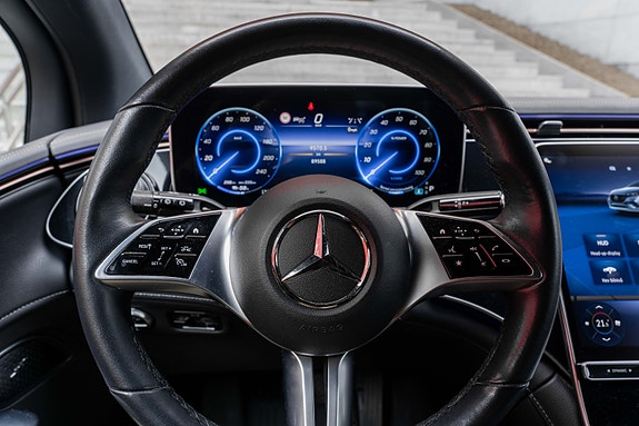 Mercedes-Benz EQE SUV 23 of 30