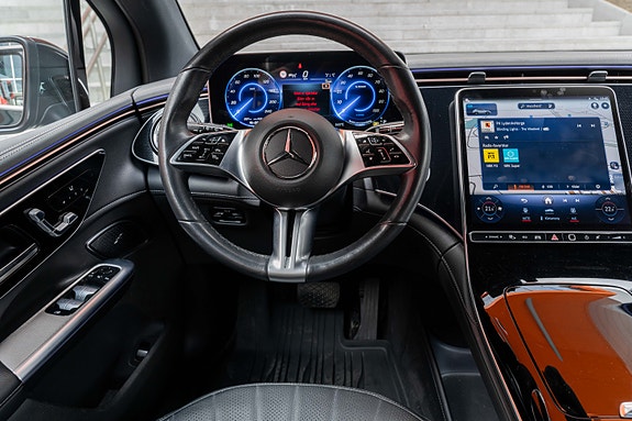 Mercedes-Benz EQE SUV 10 of 30