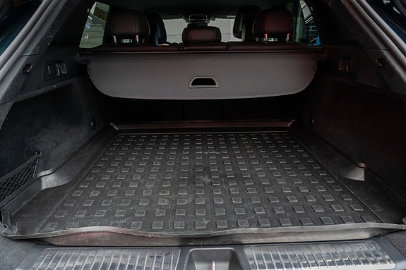 Mercedes-Benz EQE SUV 14 of 30