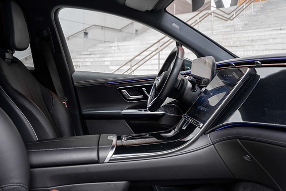 Mercedes-Benz EQE SUV 12 of 30
