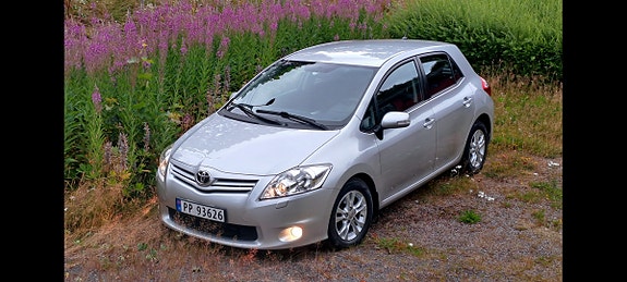 Toyota Auris 3 of 7