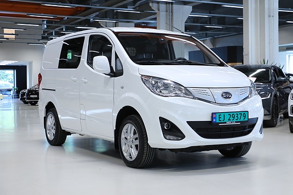 BYD T3 2 of 27