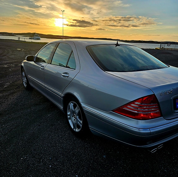 Mercedes-Benz S320 5 of 5