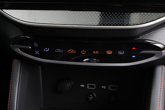Maxus T90 EV 16 of 30