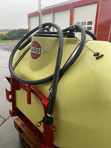 Hardi fronttank 750 liter 3 of 5